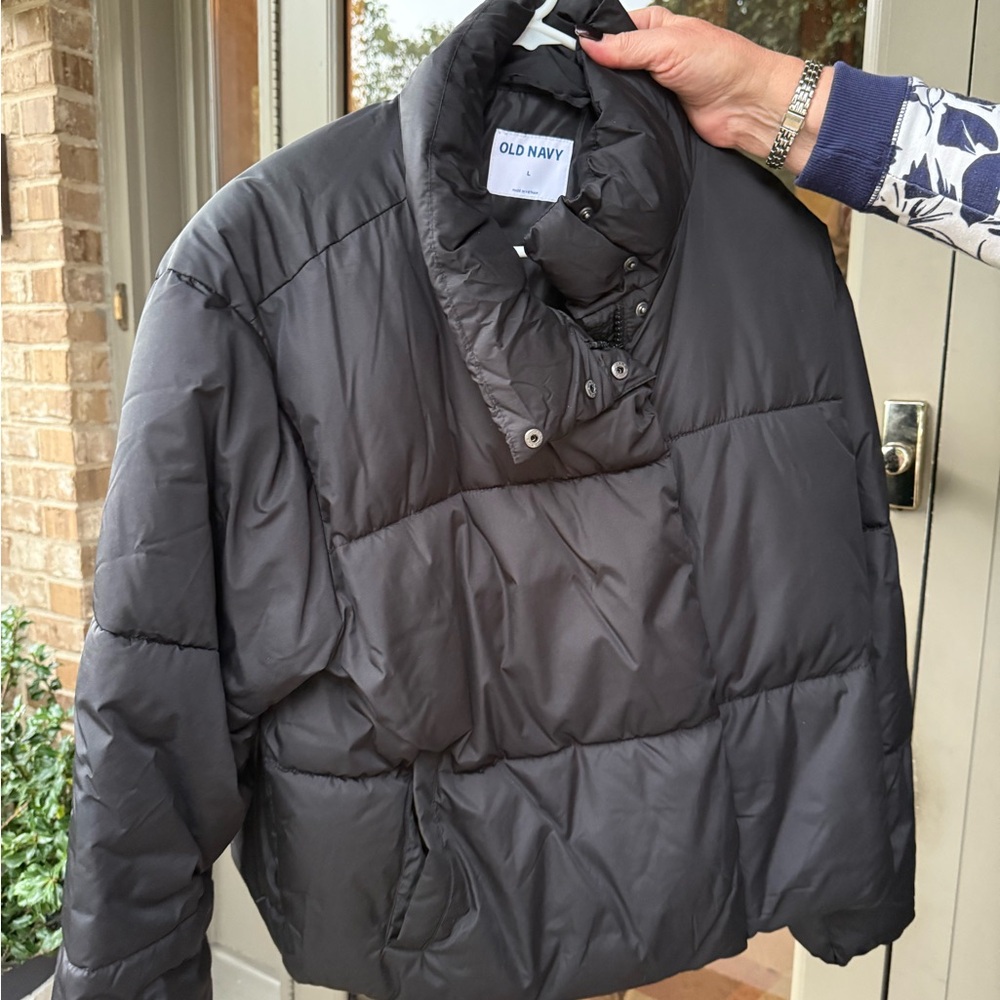 Old Navy Women's Black Puffer Jacket